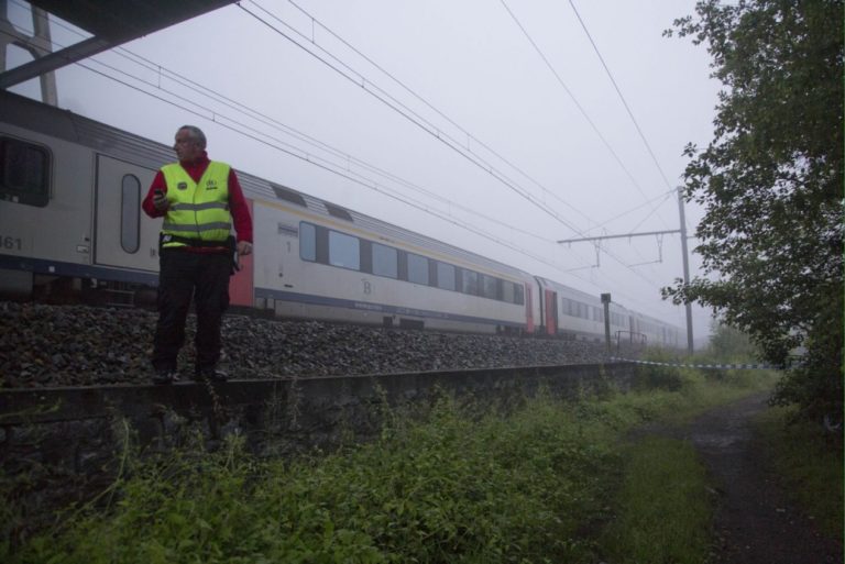 Zrážka vlakov v Belgicku má obete i desiatky zranených