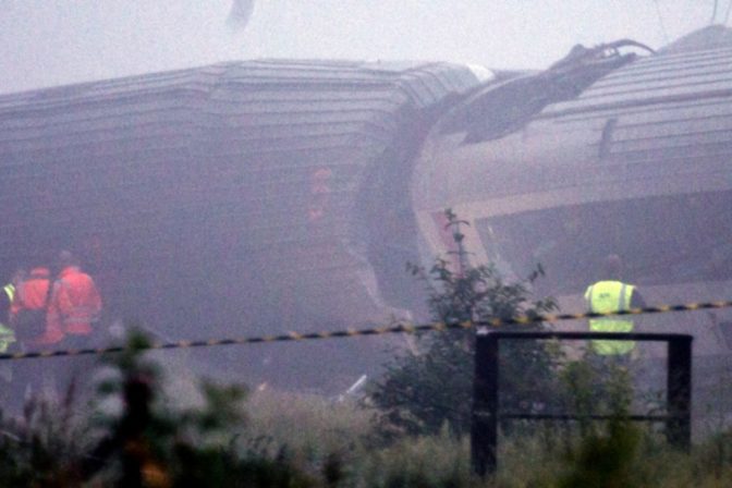 Zrážka vlakov v Belgicku má obete i desiatky zranených