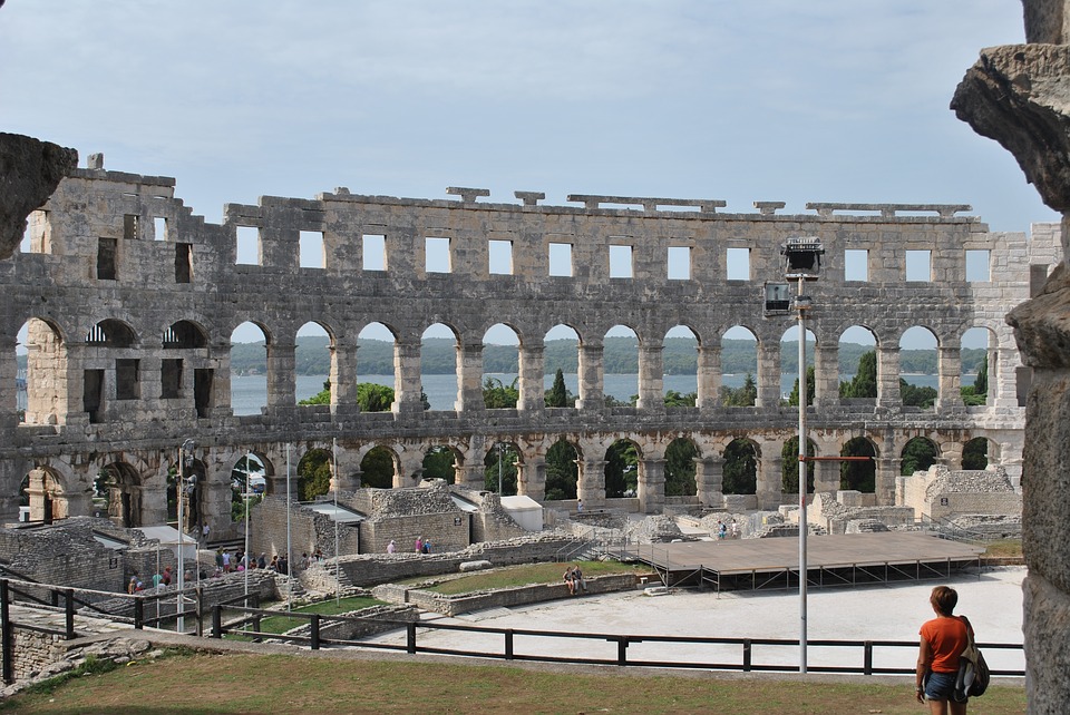 Amphitheater 1098594_960_720.jpg