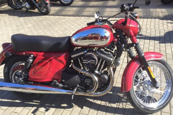 Co sa stane ked sa spoja motorky harley davidson a jawa jawasson 1.jpg