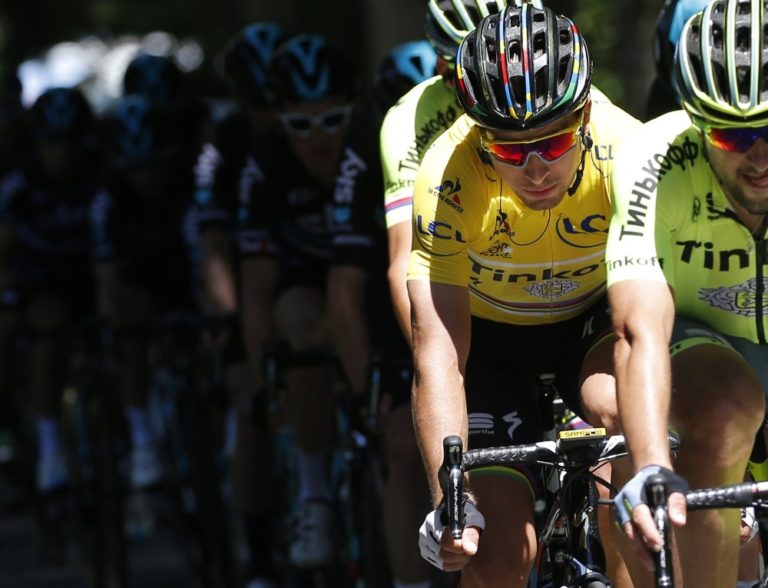 Greg Van Avermaet vyzliekol Sagana na Tour de France zo žltého dresu