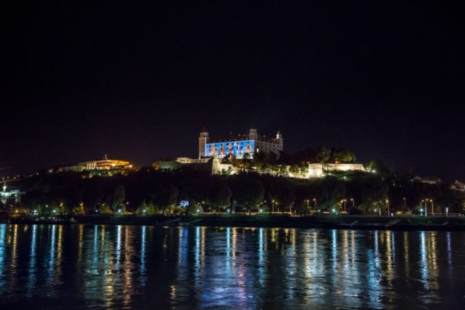 K štartu predsedníctva Slovenska v EÚ nasvietili Bratislavský hrad