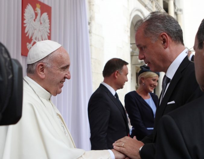 Kiska sa stretol s pápežom, pozval ho na Slovensko