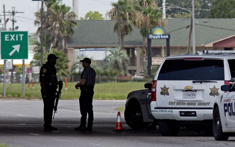 Na policajtov v USA opäť zaútočil ozbrojenec, zabil troch