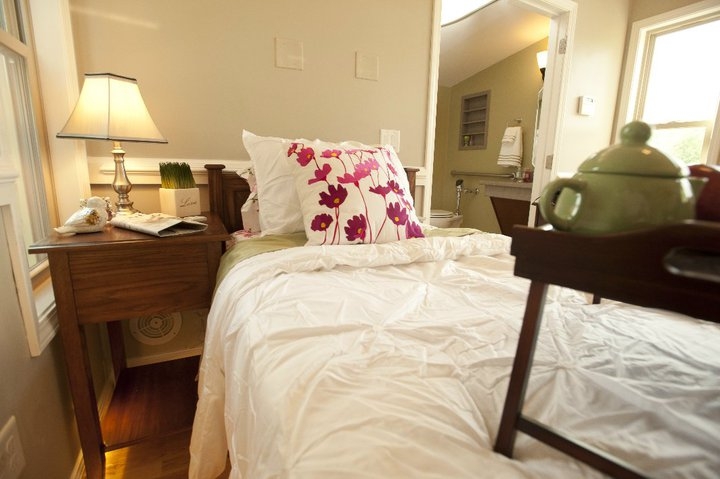 Nemali miesto v dome pre babku. Preto našli úžasné riešenie!