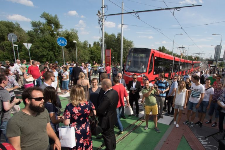 Po Starom moste sa previezli prví cestujúci