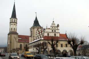 Renesančná radnica a kostol sv. Jakuba v Levoči