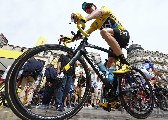 Skrátenú 12. etapu na záver oživil líder Tour de France