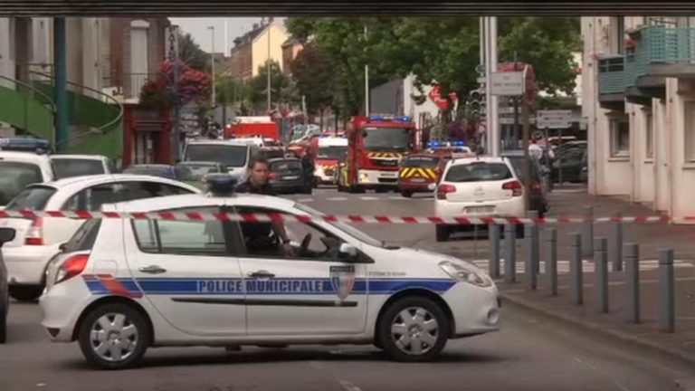 Útočníci prepadli kostol vo Francúzsku, zabili kňaza