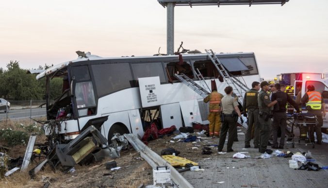 Autobus nehoda kalifornia