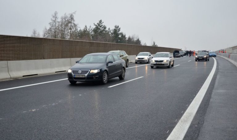 Diaľnice a rýchlostné cesty