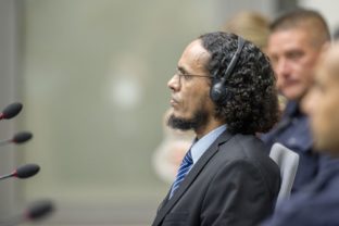Islamský extrémista sa priznal k zničeniu mauzóleí v Timbuktu