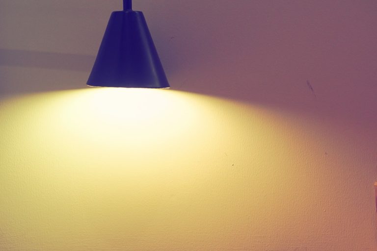 Lamp 1333760_1280.jpg