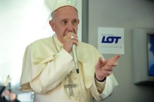 Nie je správne stotožňovať islam s násilím, hovorí pápež