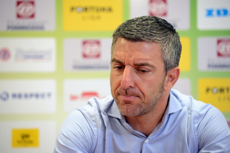 Papavasiliu už nie je trénerom v Slovane