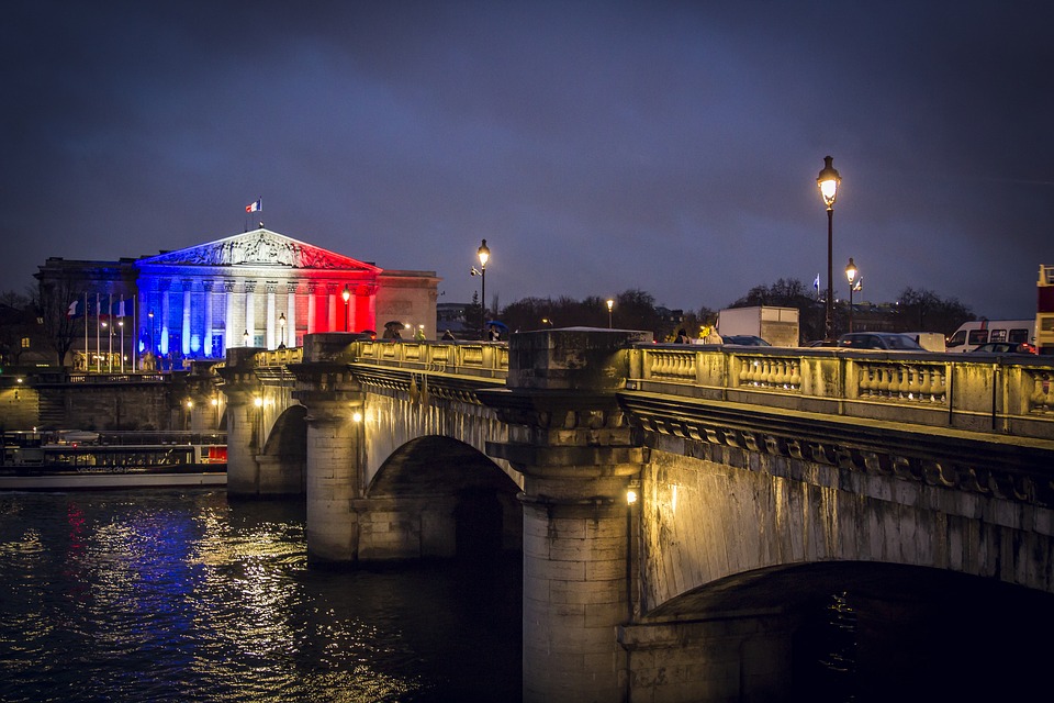 Paris 1293747_960_720.jpg