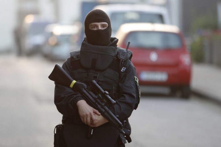 Polícia