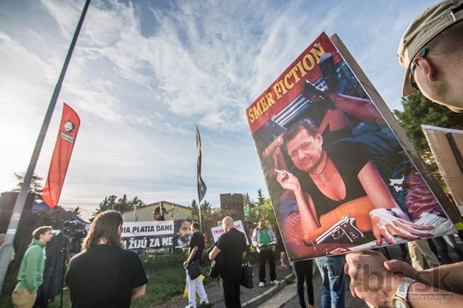 Pred komplexom Bonaparte sa konal desiaty protest proti Kaliňákovi