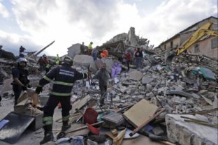 Taliansko zasiahlo silné zemetrasenie, otrasy cítili aj v Ríme
