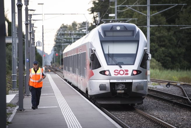 Vo vlaku vo Švajčiarsku útočil nožom muž