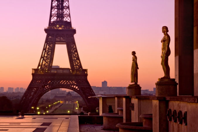 Eiffel tower at dawn paris 57e4343c91c36__880.jpg