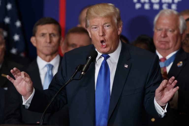 Trump konečne uznal skutočnosť, že Obama sa narodil v USA