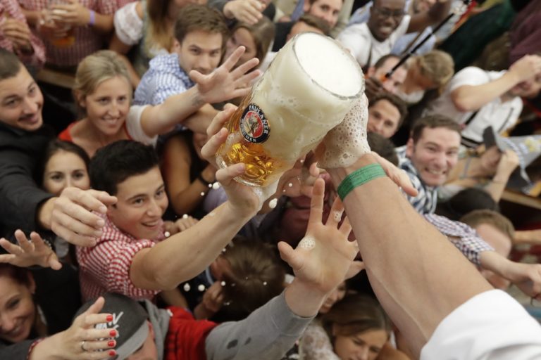 V Mníchove sa začal Oktoberfest 2016