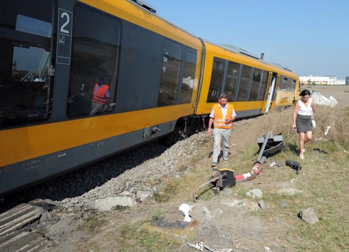 Zrážka vlaku s kamiónom pri Veľkom Mederi