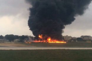 Na Malte sa zrútilo lietadlo, zomrelo päť ľudí