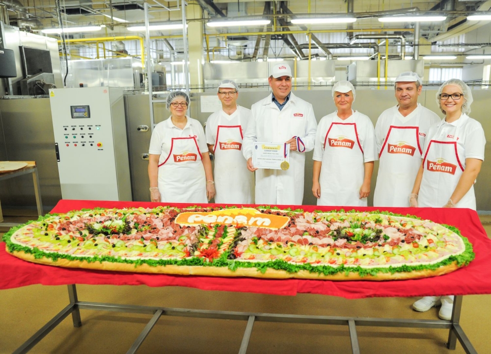 Nitrianski pekári vytvorili najväčší obložený chlebík