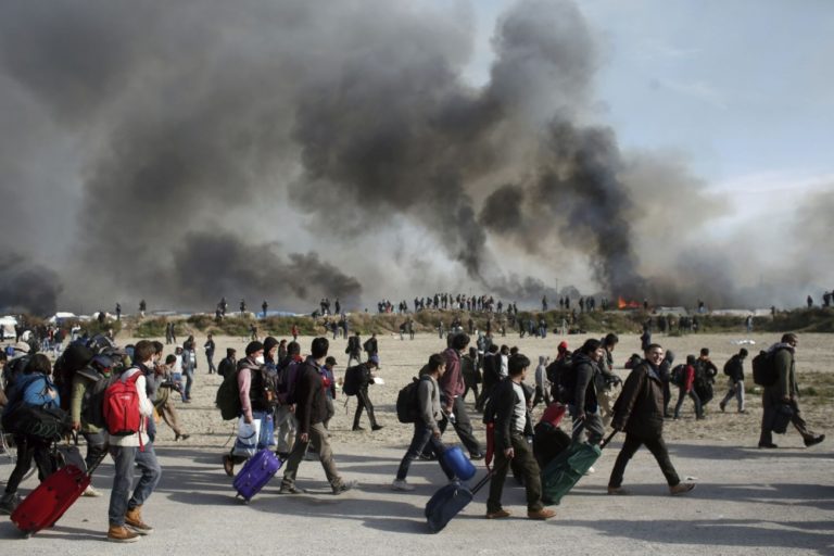 Tábor Džungľa pri Calais opustili už všetci migranti