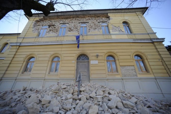 Taliansko opäť zasiahlo silné zemetrasenie, napáchalo veľké škody