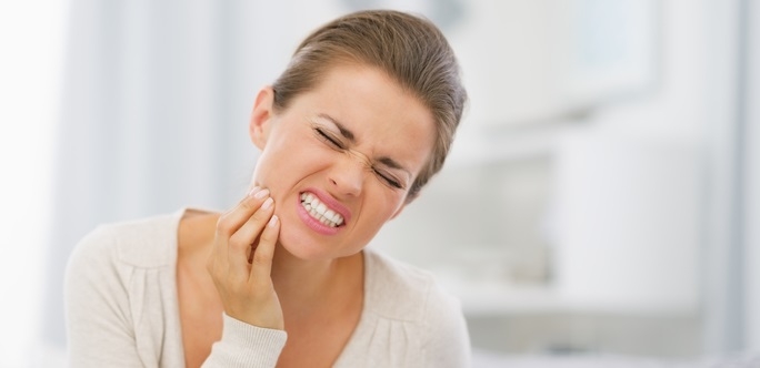 Nečakane vás zastihla bolesť zuba? Toto vám pomôže.