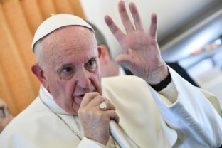 Pápež definívne vylúčil možnosť kňazskej vysviacky žien