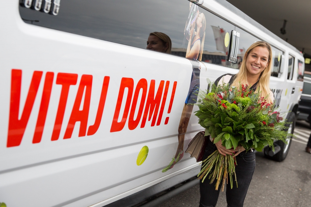 Šampiónka Dominika Cibulková je uz doma