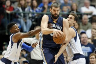 Westbrook zahral triple double, New Orleans víťazne