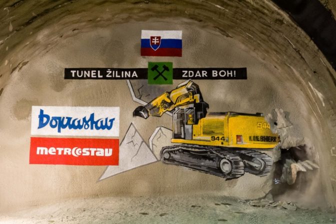Prerazili diaľničný tunel Žilina