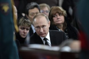 Putin vzdal posledný hold zavraždenému veľvyslancovi