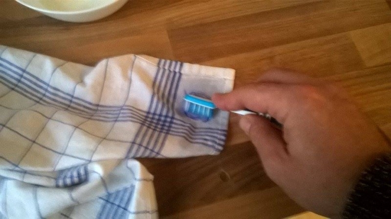 Škvrna od pera? Takto jednoducho sa jej zbavíte.
