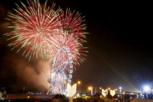 Svet veľkolepými ohňostrojmi vítal nový rok 2017