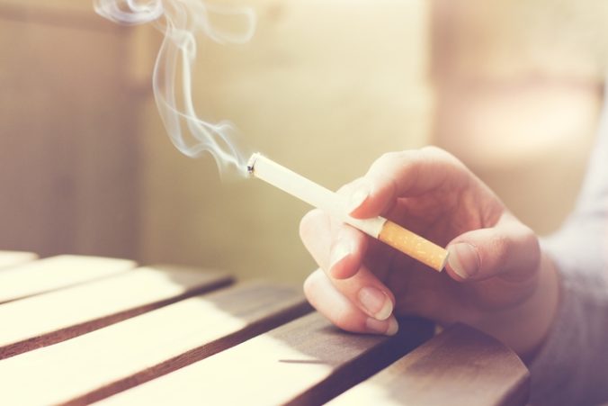 5 trikov, ako sa zbaviť cigaretového zápachu