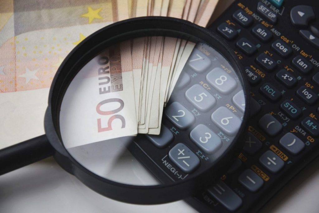 Euro, peniaze, rozhodovanie