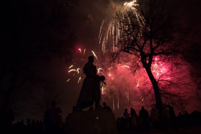 Bratislava: Novoročný ohňostroj nad Dunajom