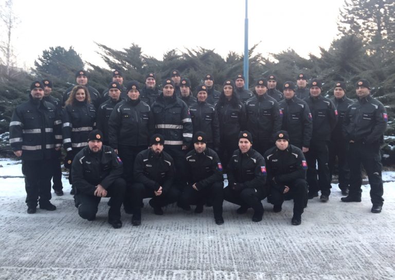 Ďalších 25 policajtov odišlo do Macedónska