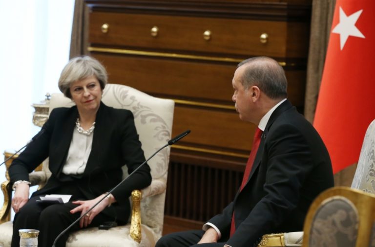 Mayová sa stretla s Erdoganom, dohodli sa na obchodoch