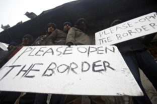 Migranti mrznú v Srbsku, dožadujú sa otvorenia hraníc