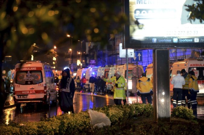 Muž vtrhol do klubu v Istanbule a spustil paľbu