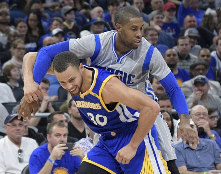 Video: Curry sa vrátil k svojej hre, predviedol skvelý výkon