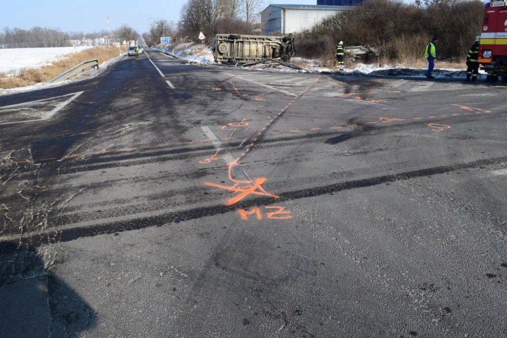 Vodič nezastavil na stopke, zahynula spolujazdkyňa