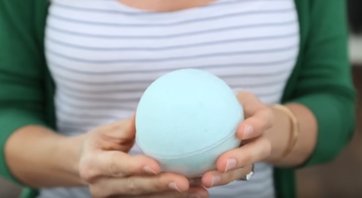 Vyrobte si perfektné farebné bomby do kúpeľa